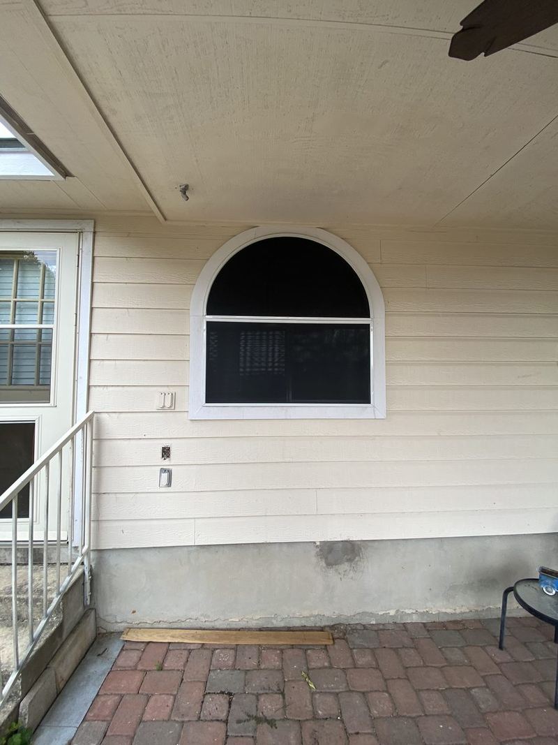 Half-circle window solar screen